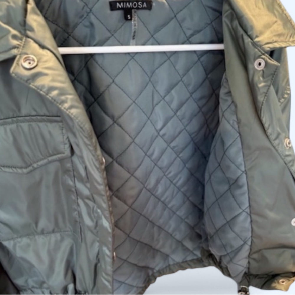 army green cropped puffer jacket - Picture 3 of 3
